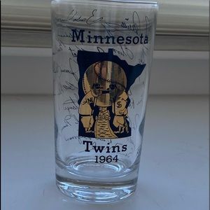 vintage 1964 Minnesota TWINS collector promo glass w facsimile Autographs